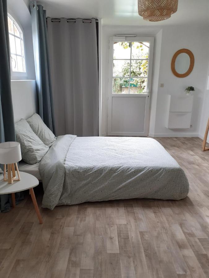 Superbe Grand Studio Tout Confort Avec Exterieur Poussan Екстериор снимка