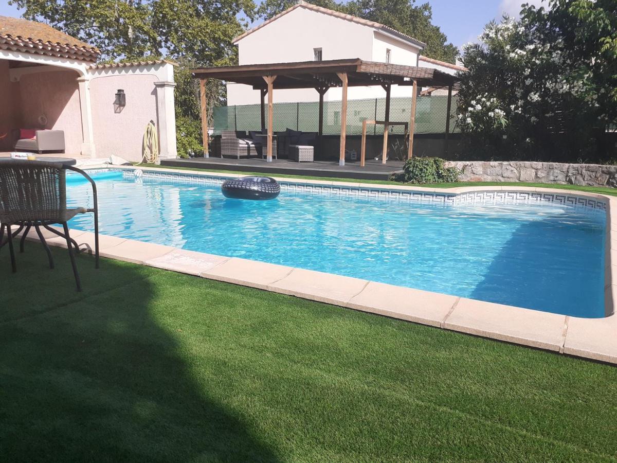 Superbe Grand Studio Tout Confort Avec Exterieur Poussan Екстериор снимка