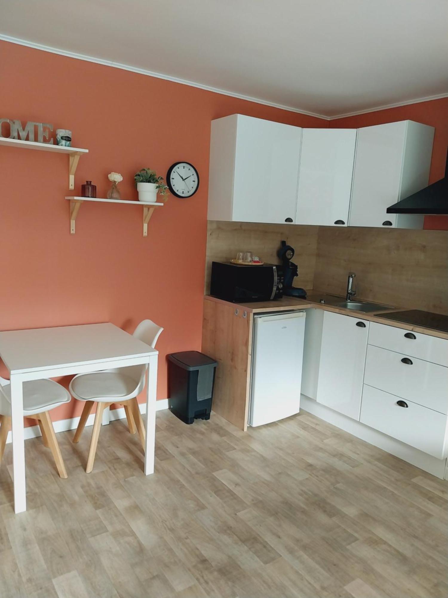 Superbe Grand Studio Tout Confort Avec Exterieur Poussan Екстериор снимка